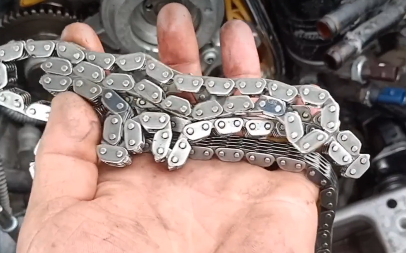Ang chain chain ay maaari ring masira, kaya siguraduhing suriin ito kapag naabot ang mileage. Kung may problema, ang mga benepisyo ay higit sa mga pagkalugi.