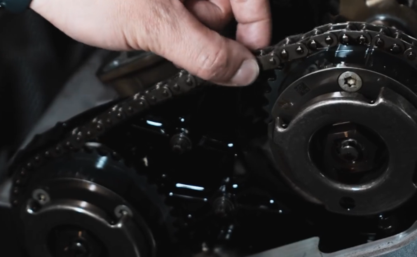 Ay ang timing chain ng BMW N20 engine na talagang nangangailangan ng regular na kapalit,